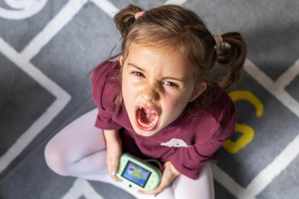 niña gritos rabietas infantiles